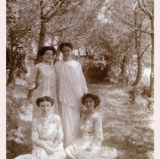 Elisa, Clara, Olga e Livia - estate 1910